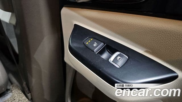 Kia Carnival 2021 — ფოტო 19/20