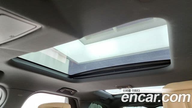 Land Rover Discovery 5 2023 — Şəkil 18/20