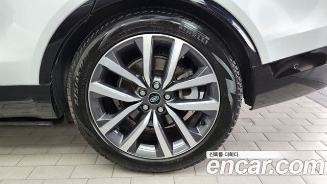 Land Rover Discovery 5 2023 — Photo 35/35