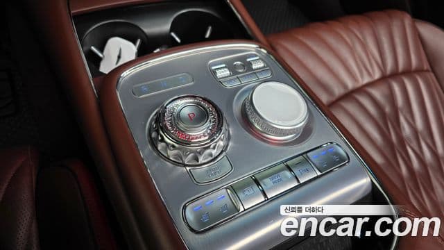 Genesis G90 2022 — Photo 10/20