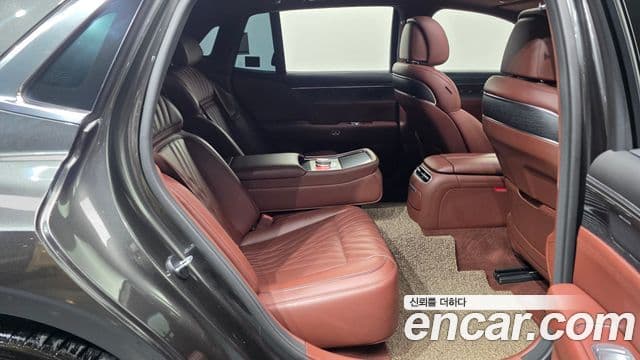 Genesis G90 2022 — Photo 11/20
