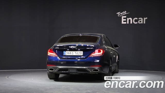Genesis G70 2019 — Photo 9/20