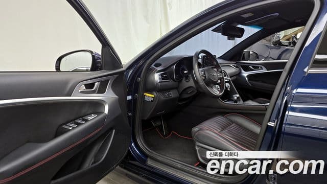 Genesis G70 2019 — Photo 6/20