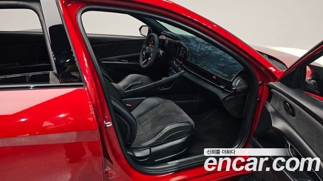 Hyundai The New Avante Hybrid 2022 — Photo 15/32