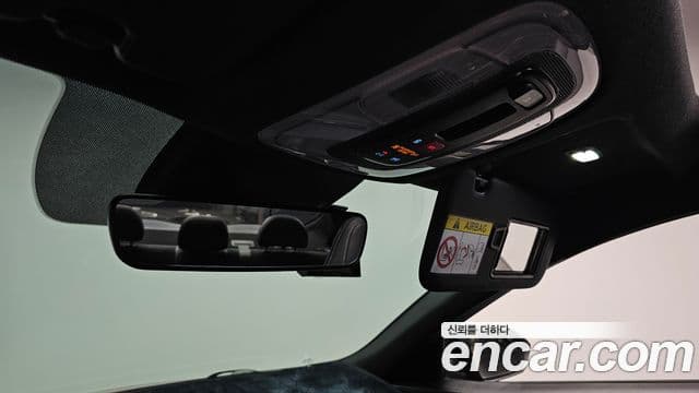 Hyundai The New Avante Hybrid 2022 — Photo 18/32