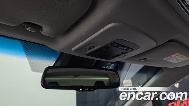 Toyota Camry 2018 — ფოტო 8/32
