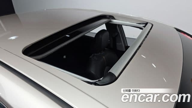 Toyota Camry 2018 — ფოტო 32/32