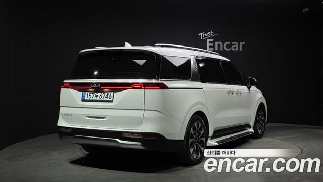 Kia Carnival 2022 — ფოტო 2/20