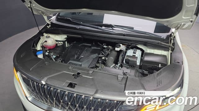 Kia Carnival 2022 — ფოტო 6/20