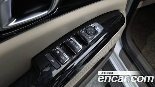 Kia Carnival 2022 — Şəkil 16/33
