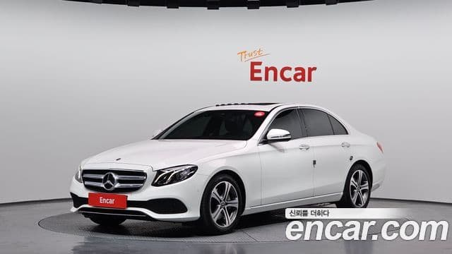 Mercedes-Benz E-Class 2018 — ფოტო 1/20