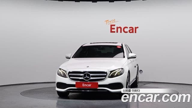 Mercedes-Benz E-Class 2018 — ფოტო 3/20