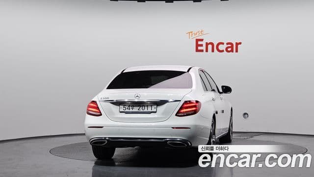 Mercedes-Benz E-Class 2018 — ფოტო 4/20