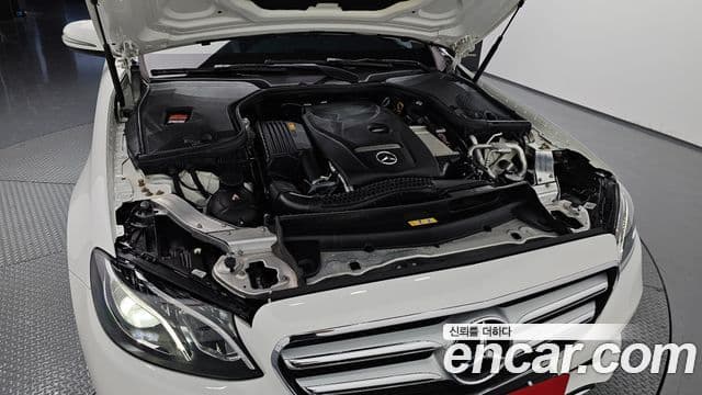 Mercedes-Benz E-Class 2018 — фото 6 из 20