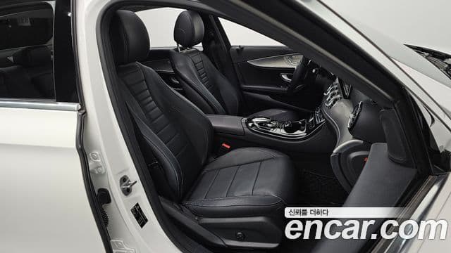 Mercedes-Benz E-Class 2018 — ფოტო 11/20