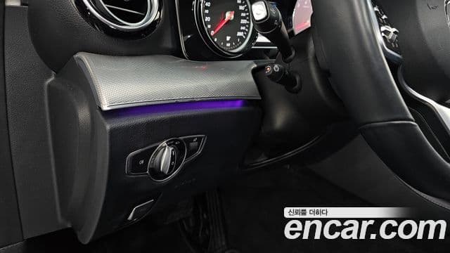 Mercedes-Benz E-Class 2018 — ფოტო 18/20
