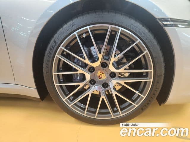 Porsche 911 2024 — Photo 15/20