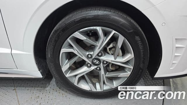 Hyundai Sonata 2022 — ფოტო 5/20