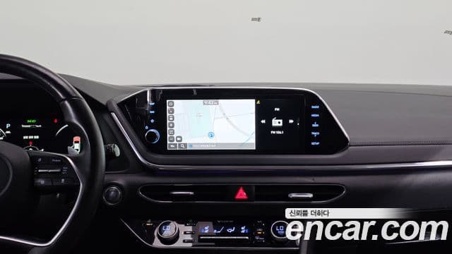 Hyundai Sonata 2022 — ფოტო 18/20
