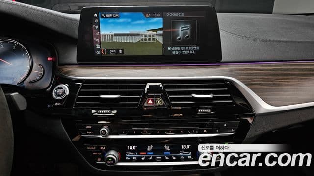 BMW 5 Series 2018 — Photo 18/20