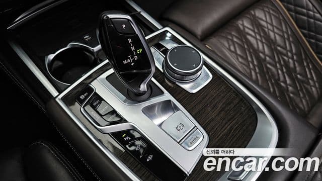BMW 7 Series 2019 — Şəkil 9/20