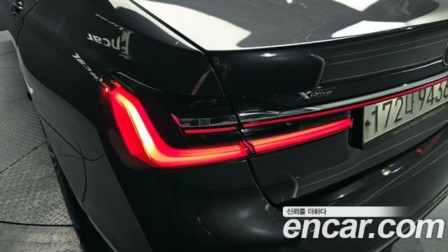 BMW 7 Series 2019 — Photo 4/33
