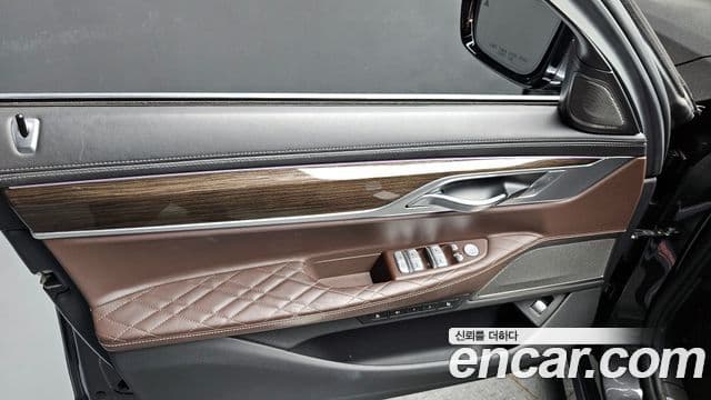 BMW 7 Series 2019 — Photo 3/33