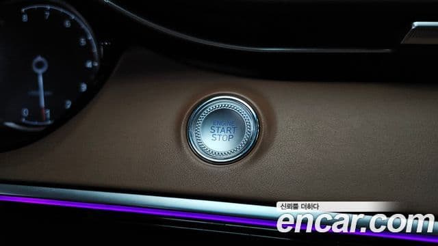 Genesis GV70 2021 — ფოტო 14/33