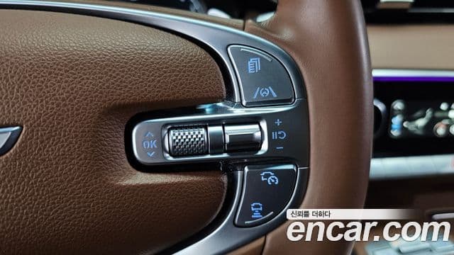 Genesis GV70 2021 — ფოტო 24/33