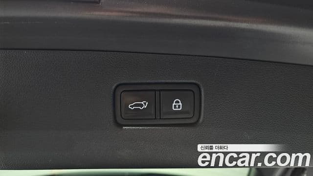 Genesis GV70 2021 — ფოტო 21/33