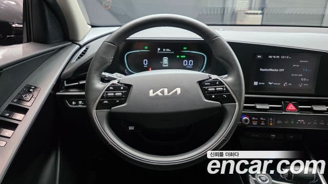 Kia Niro 2022 — Şəkil 13/20