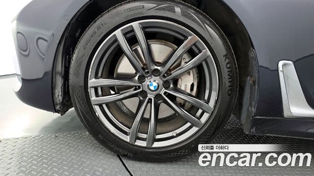BMW 7 Series 2018 — ფოტო 9/20