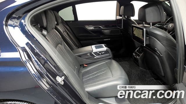 BMW 7 Series 2018 — ფოტო 4/20