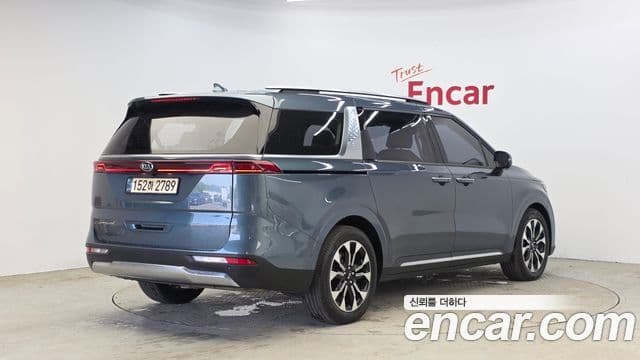 Kia Carnival 2021 — Photo 25/30