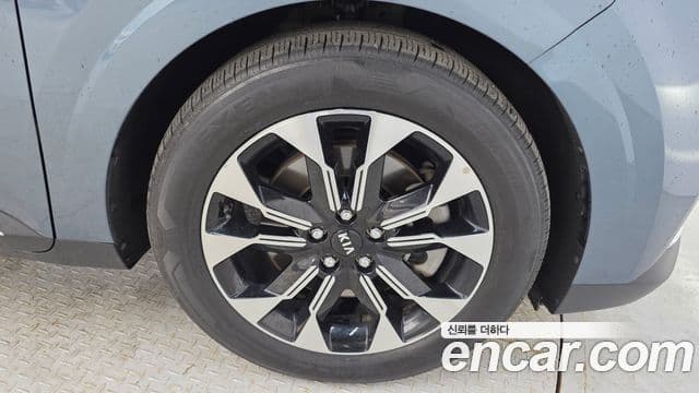 Kia Carnival 2021 — Photo 24/30