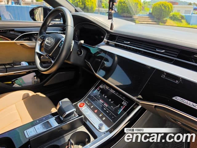 Audi A8 2021 — Şəkil 13/20
