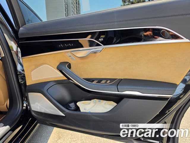 Audi A8 2021 — Şəkil 17/20