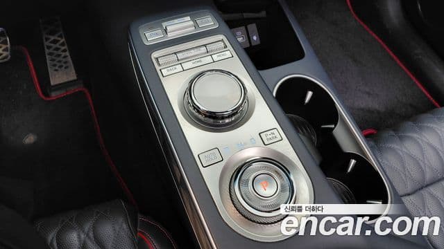 Genesis GV70 2023 — Şəkil 9/20