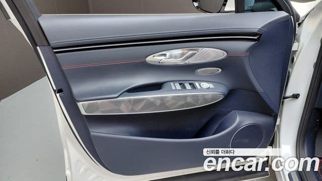 Genesis GV70 2023 — Şəkil 22/32
