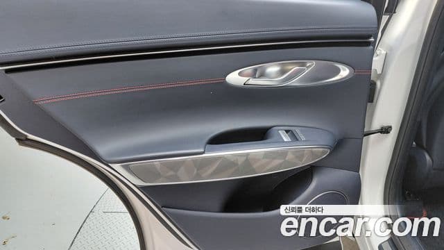 Genesis GV70 2023 — Şəkil 26/32