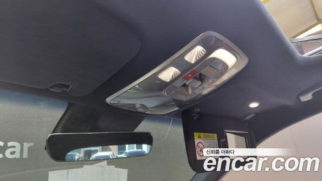 Genesis GV70 2023 — Şəkil 20/32