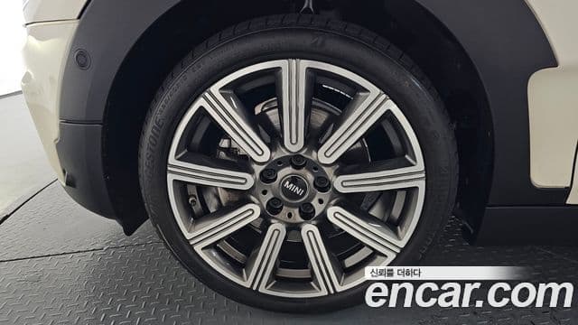 Mini Cooper S Clubman 2021 — Photo 1/36