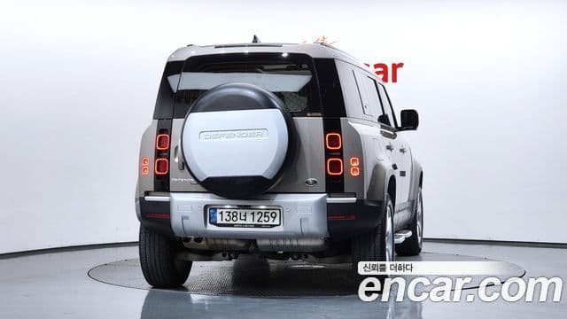 Land Rover Defender 2022 — ფოტო 4/20
