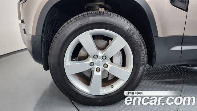 Land Rover Defender 2022 — ფოტო 5/20
