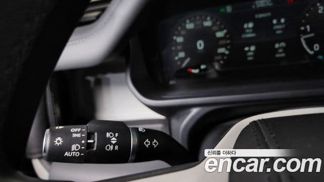 Land Rover Defender 2022 — Photo 39/41