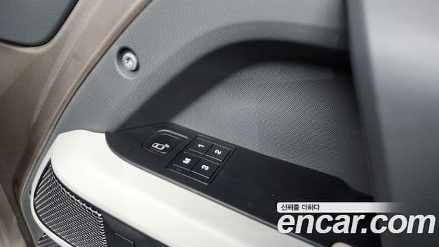 Land Rover Defender 2022 — Photo 12/41