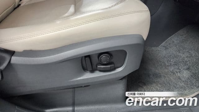Land Rover Defender 2022 — Photo 16/41