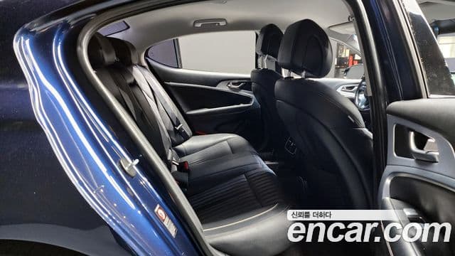 Genesis G70 2018 — ფოტო 11/20