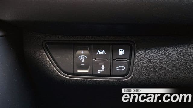 Genesis G70 2018 — ფოტო 17/20