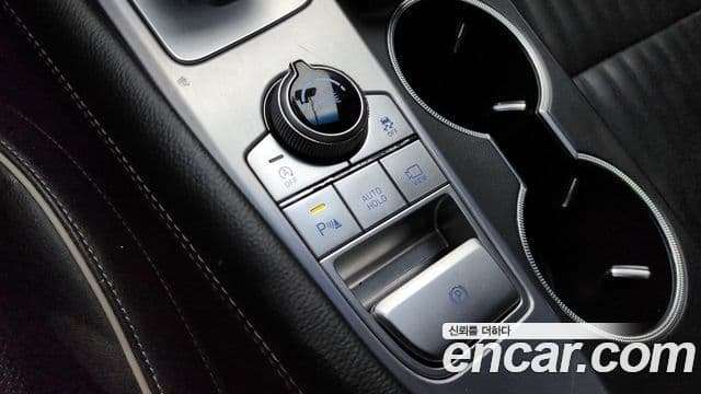 Genesis G70 2018 — ფოტო 18/20